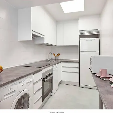 Precioso En La Muralla Roja - 0221 *