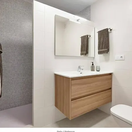 Precioso En La Muralla Roja - 0221 Κάλπε